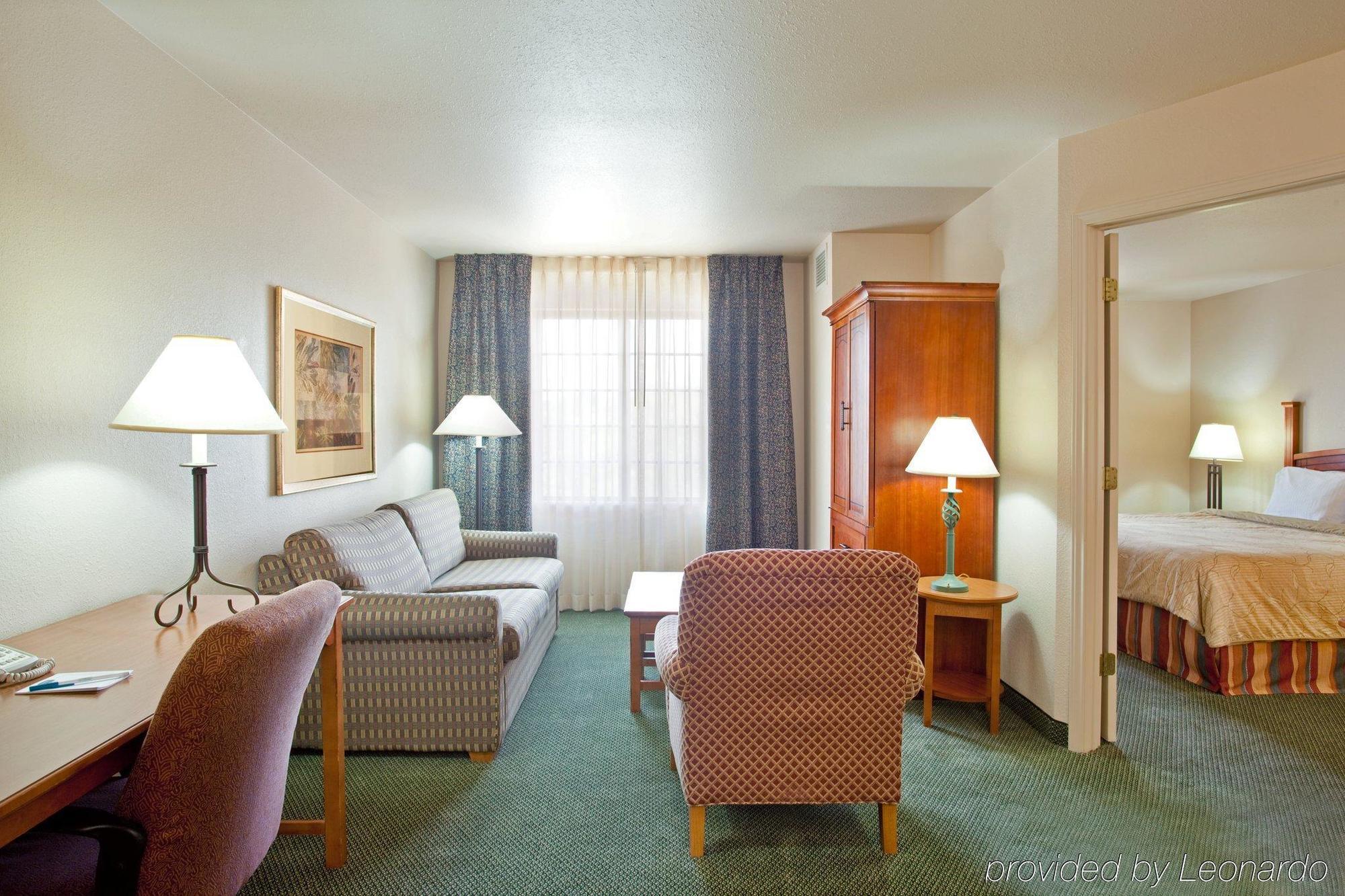 Staybridge Suites Lincolnshire By Ihg Room photo